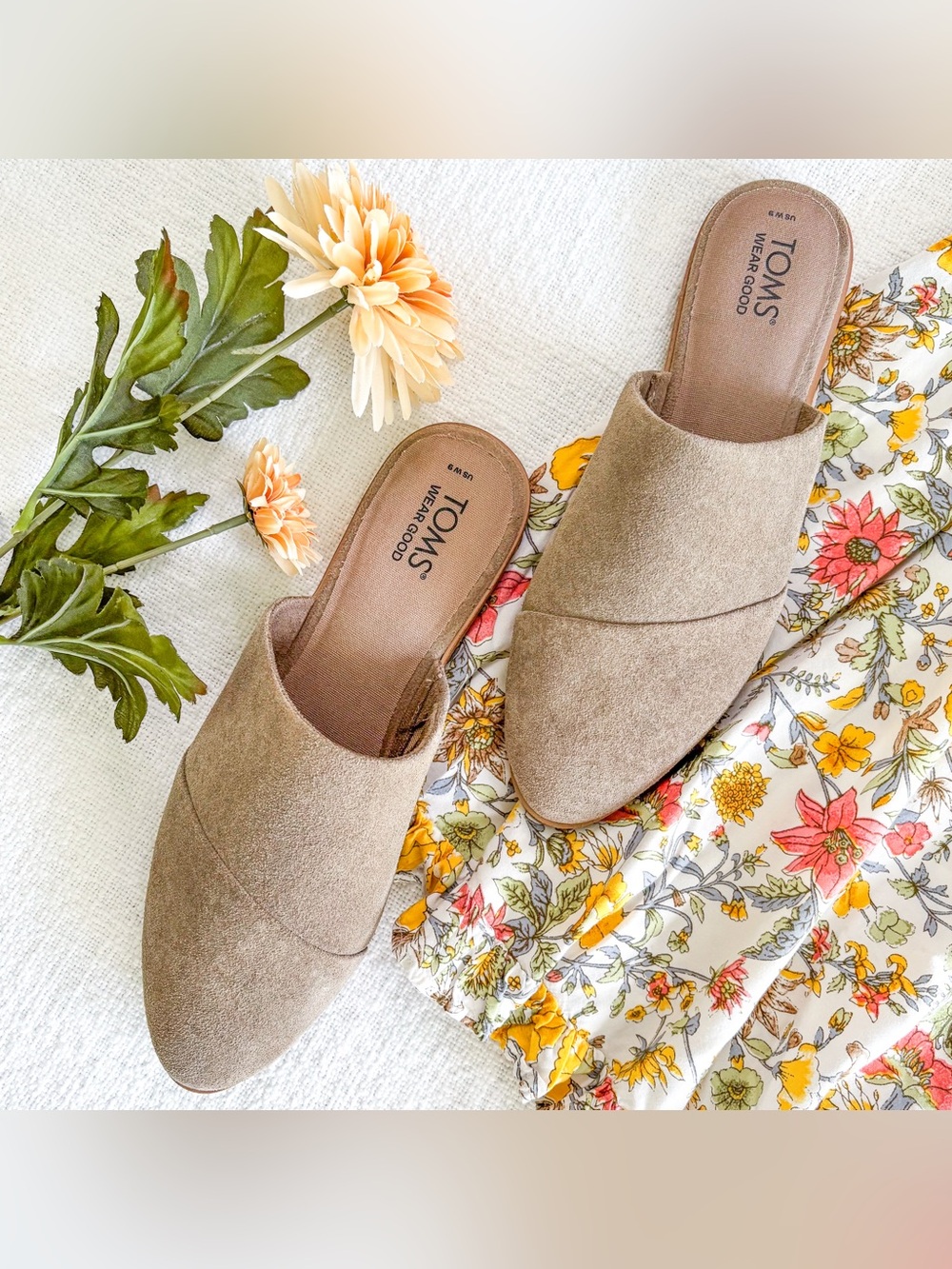 Toms slip-on flats. - Picture 2 of 10